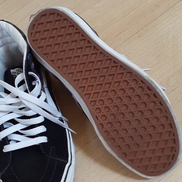 Vans - Picture 2 of 7